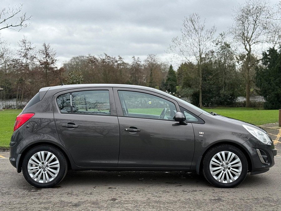 2013 Vauxhall Corsa photo 9