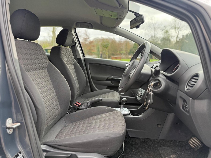2013 Vauxhall Corsa photo 12