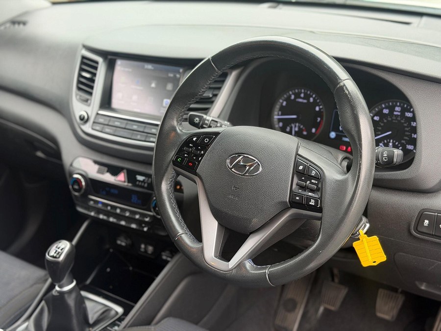Hyundai TUCSON photo 2