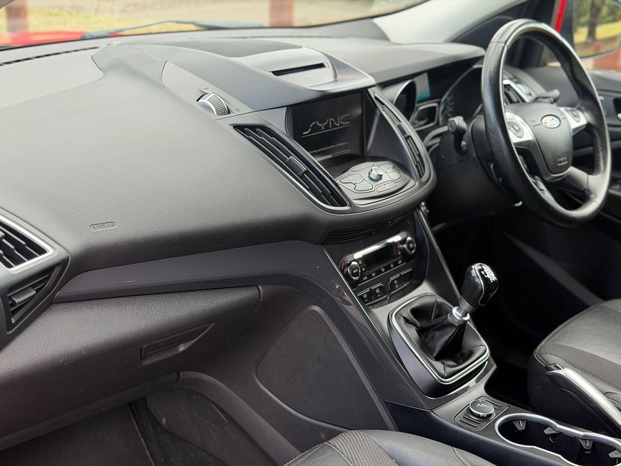 Ford Kuga photo 2