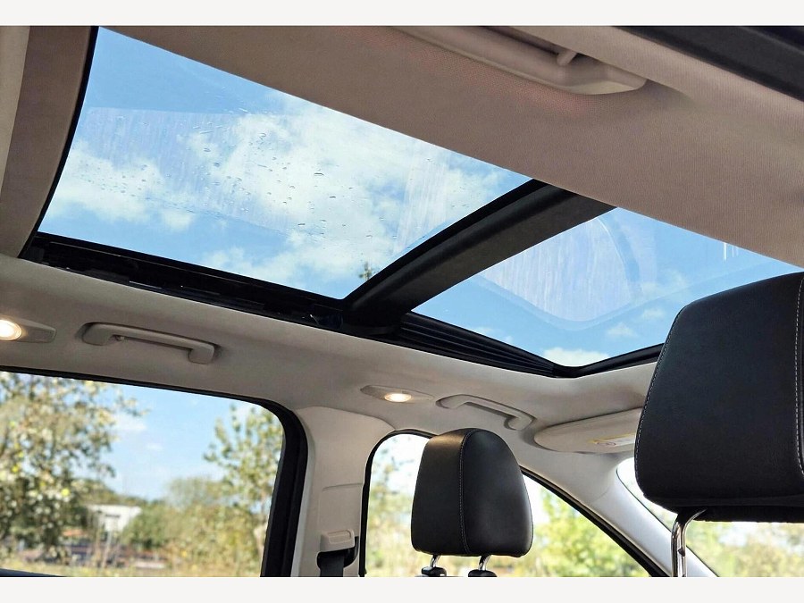 Ford Kuga photo 2