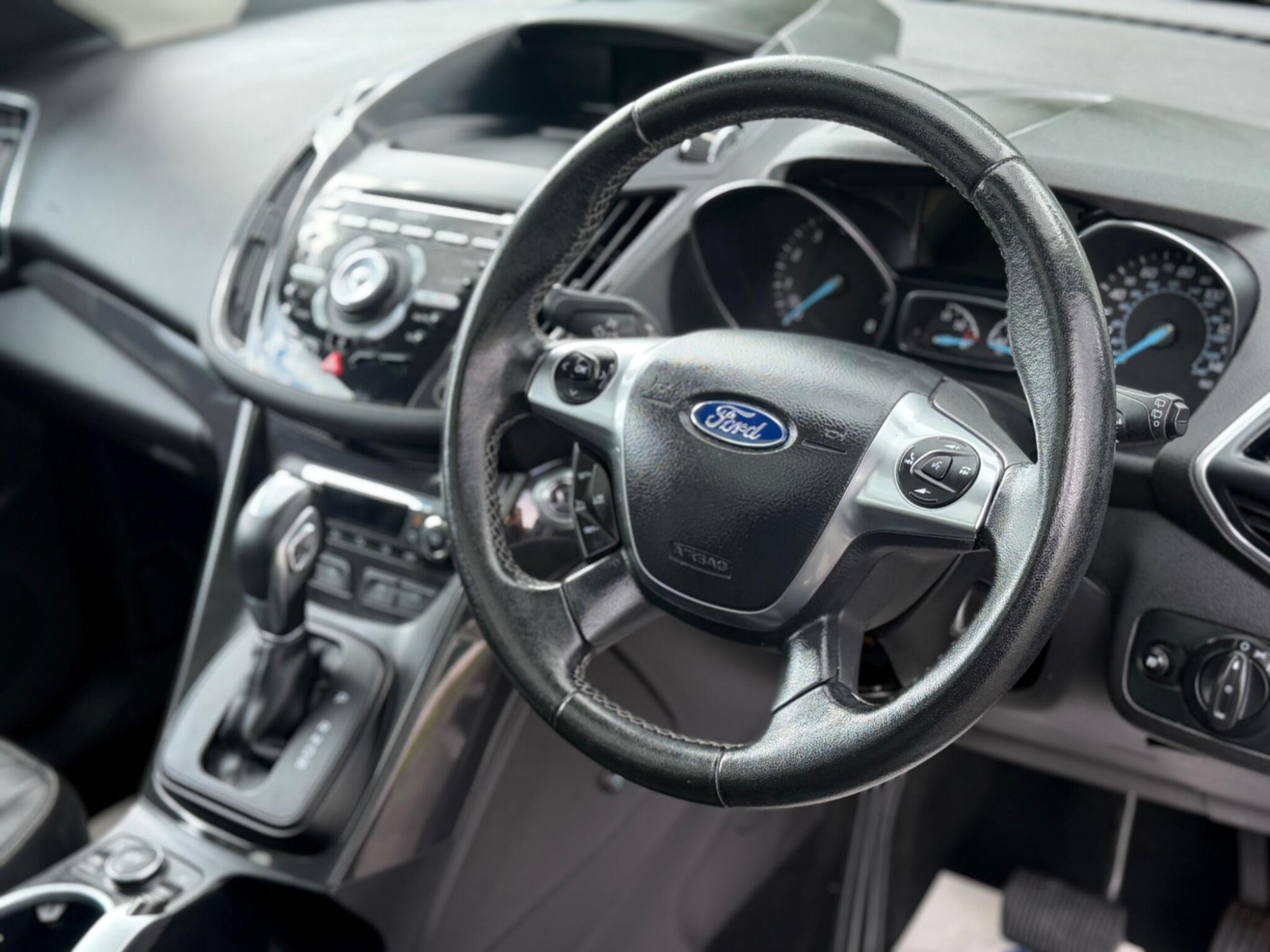 Ford Kuga photo 2