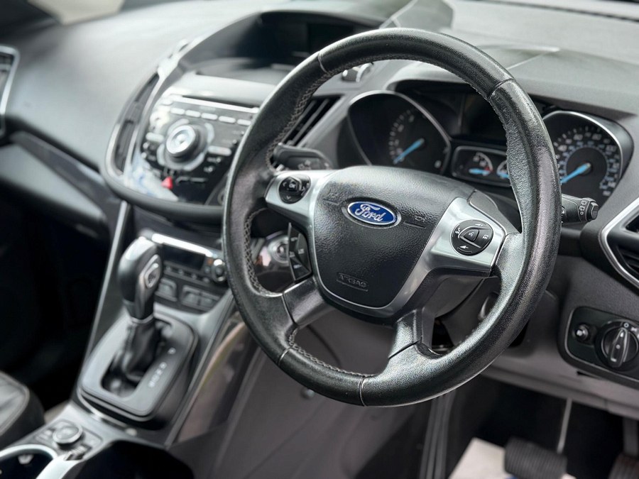 Ford Kuga photo 2