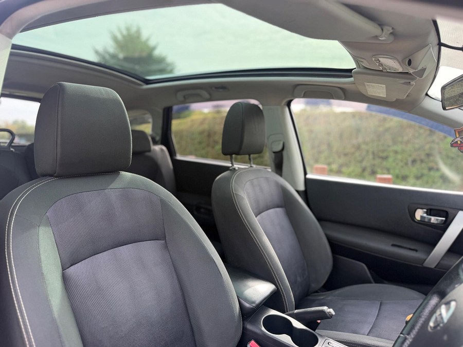 2013 Nissan Qashqai+2 photo 2