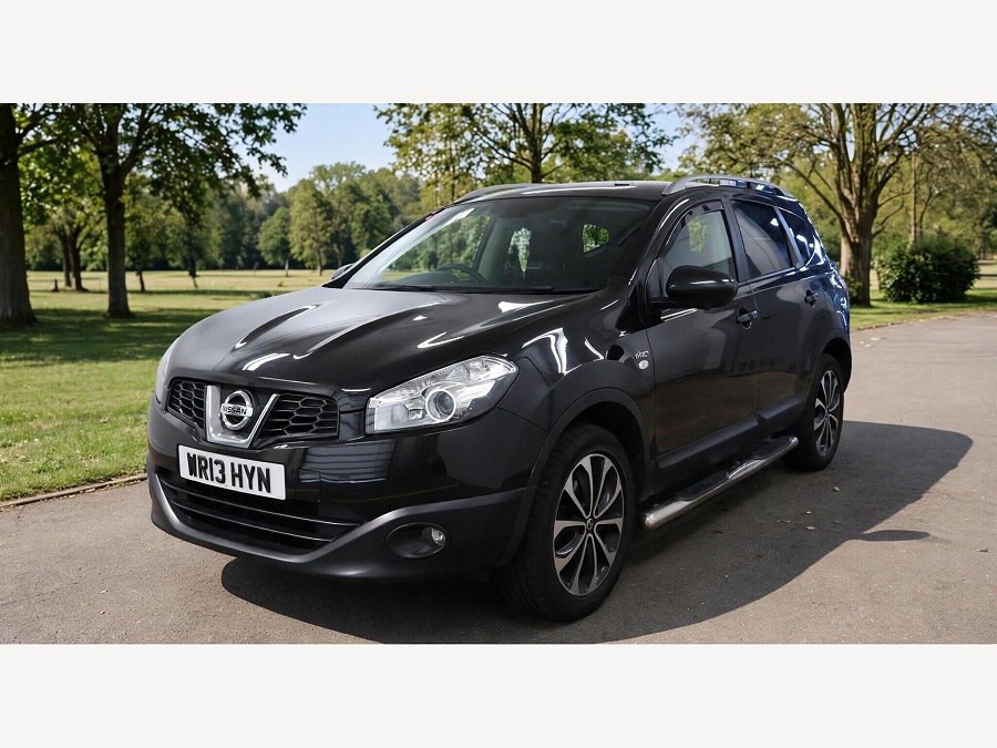2013 Nissan Qashqai+2 photo 2