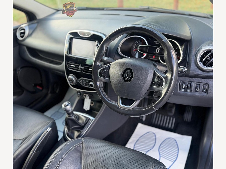 Renault Clio photo 2
