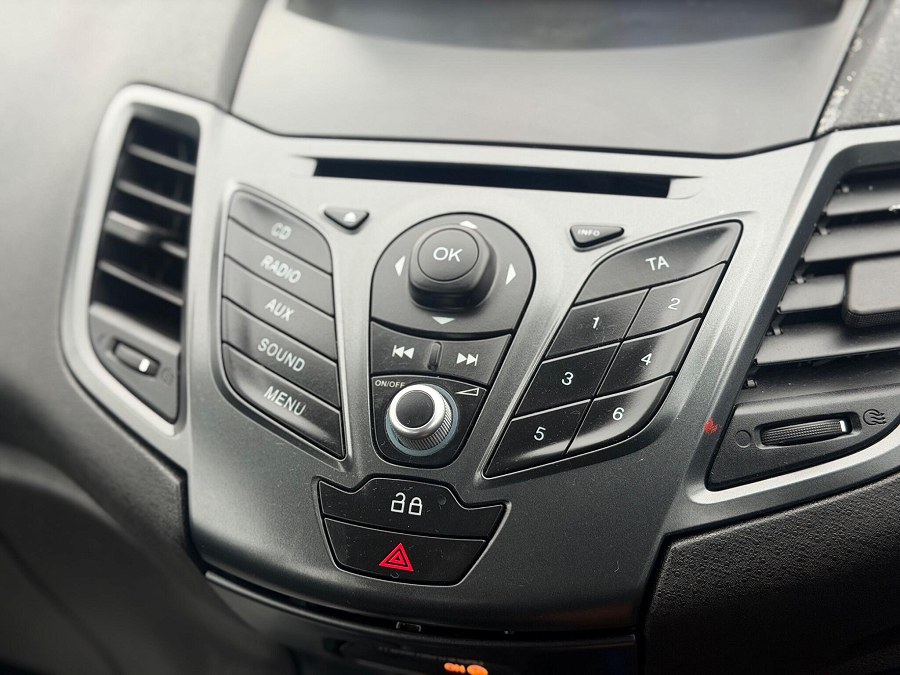 2014 Ford Fiesta photo 13