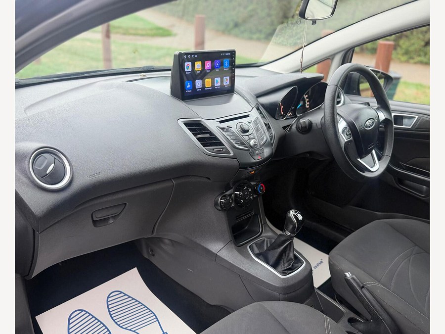 2014 Ford Fiesta photo 10