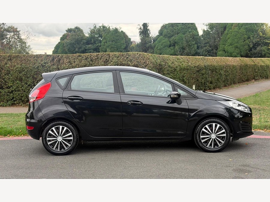 2014 Ford Fiesta photo 8