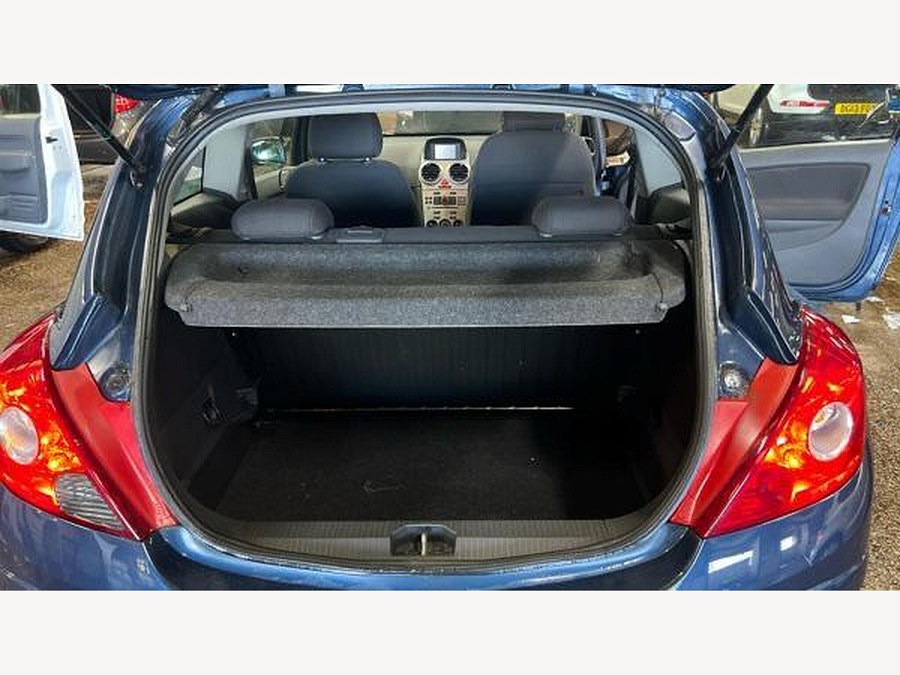 2011 Vauxhall Corsa photo 10