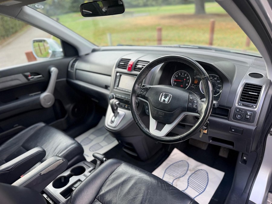 Honda CR-V photo 2