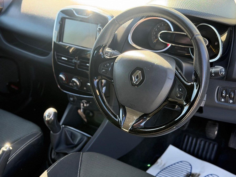 2013 Renault Clio photo 2