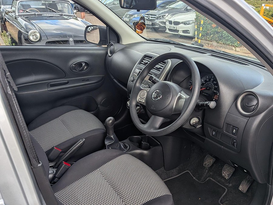 2015 Nissan Micra photo 13