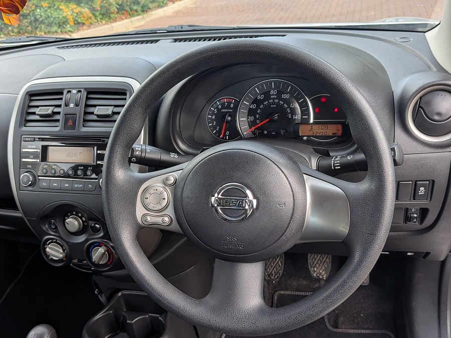 2015 Nissan Micra photo 14