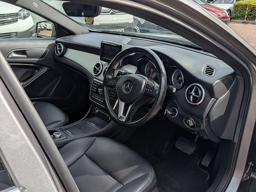 2015 Mercedes-Benz GLA photo 10
