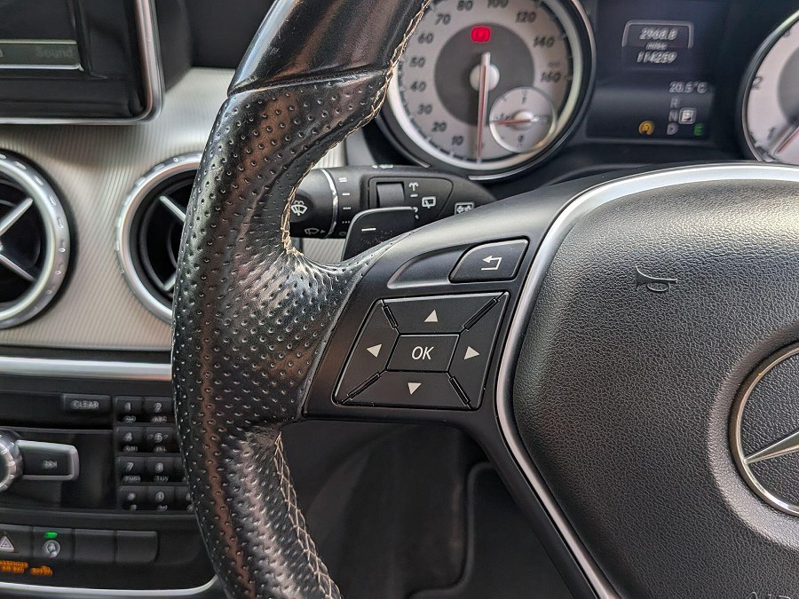2015 Mercedes-Benz GLA photo 14