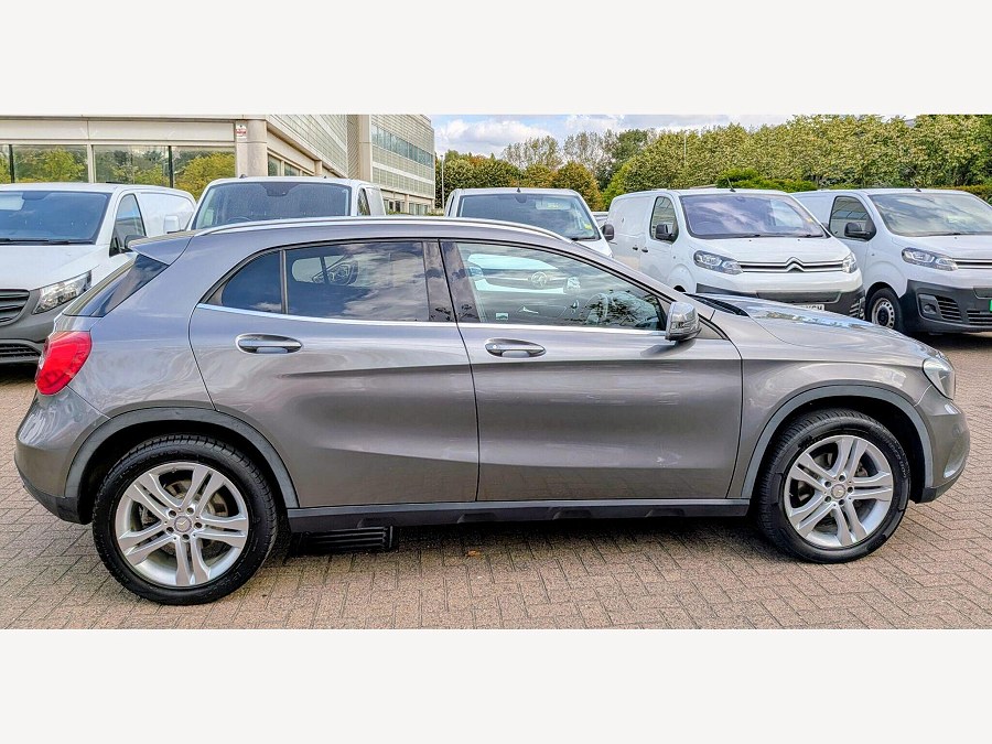 2015 Mercedes-Benz GLA photo 7