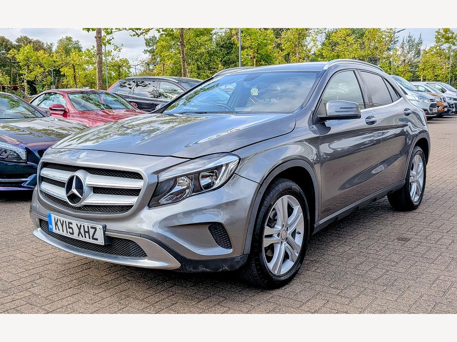 Mercedes-Benz GLA photo 2