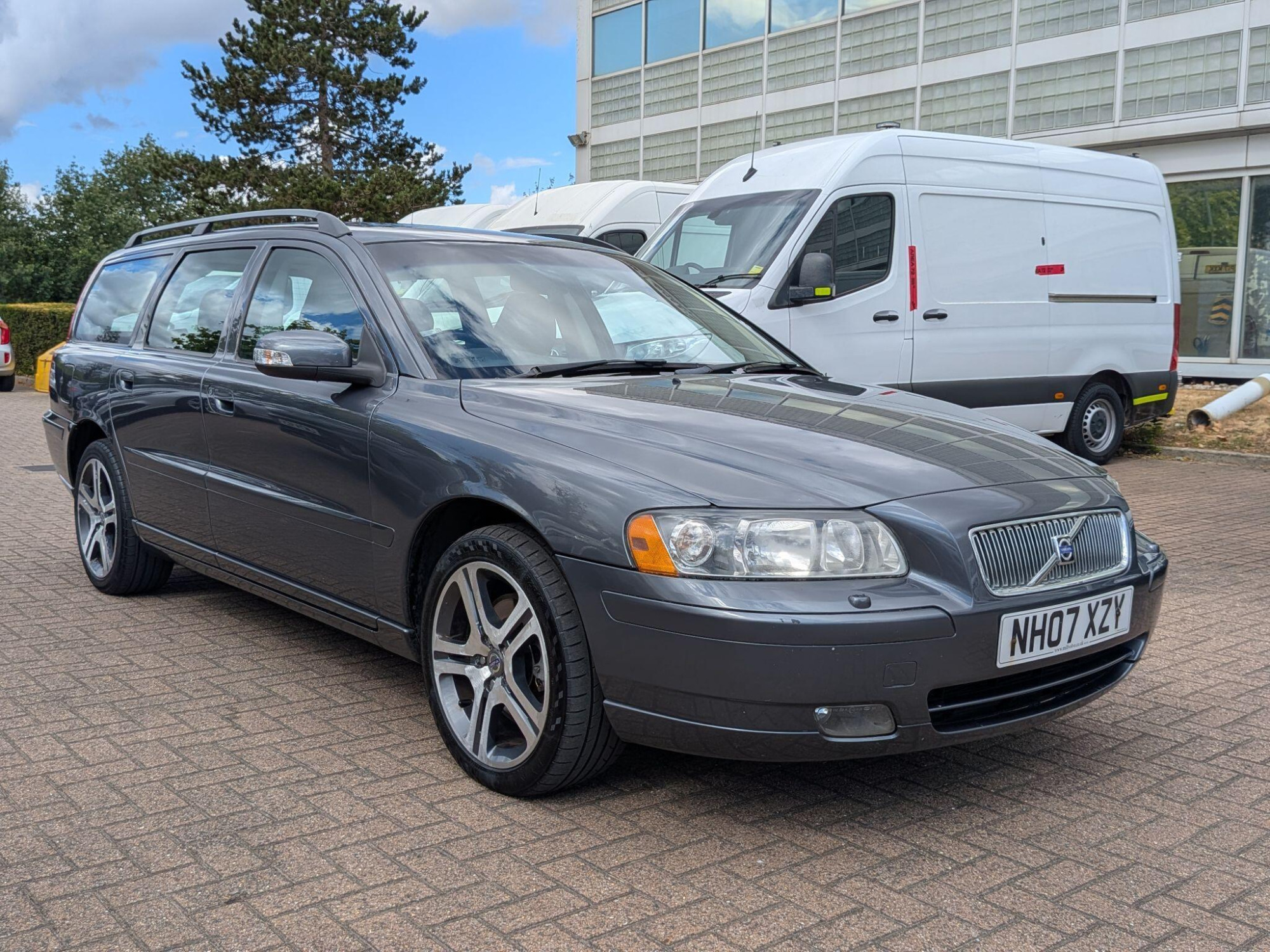 2007 Volvo V70 2.4 D5 Sport Special Edition Geartronic 5dr for sale at Amin Motors Garage LTD