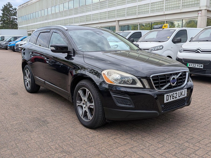 Volvo XC60 photo 2