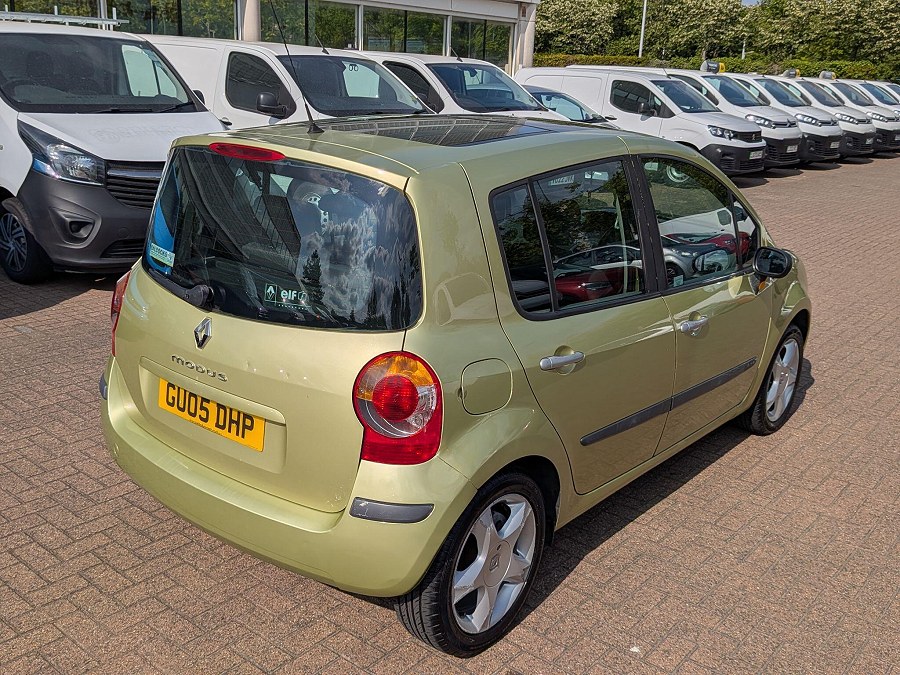 2005 Renault Modus photo 13