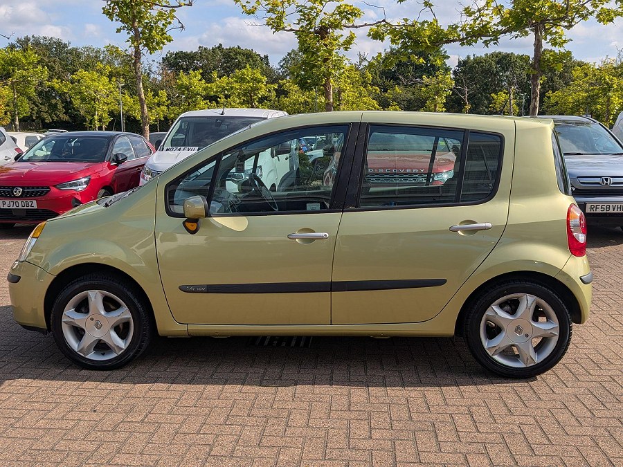 2005 Renault Modus photo 9
