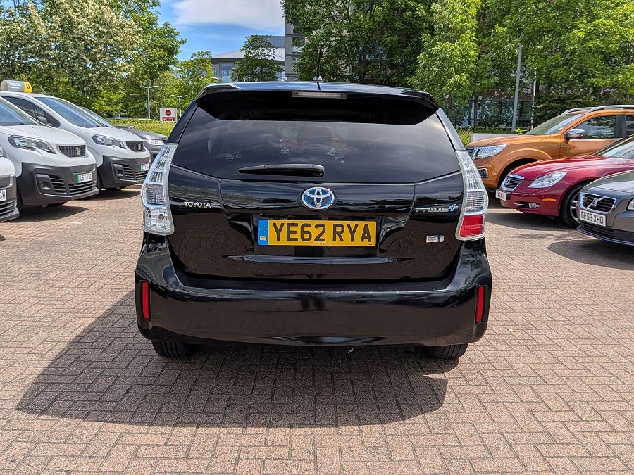 2012 Toyota Prius+ photo 10