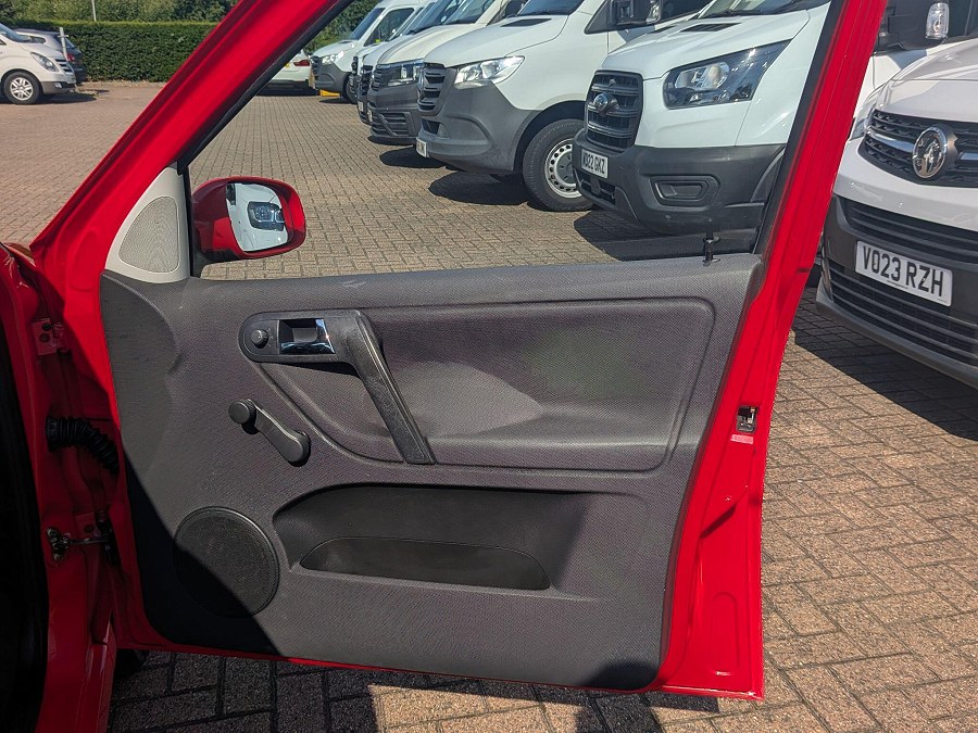 2001 Volkswagen Polo photo 11