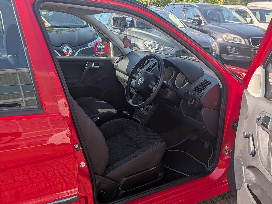2001 Volkswagen Polo photo 12