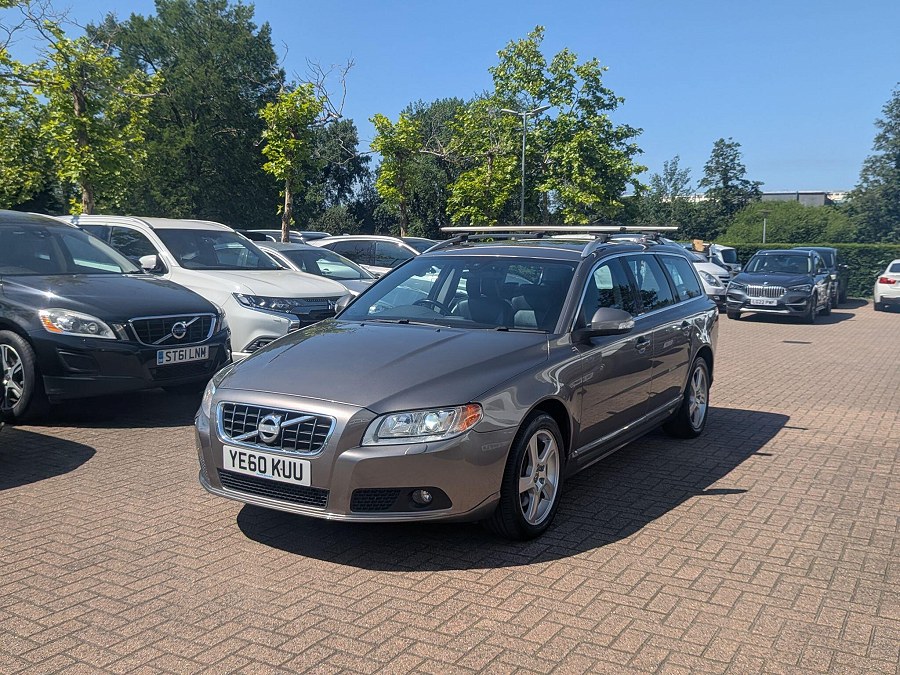 2010 Volvo V70 photo 8