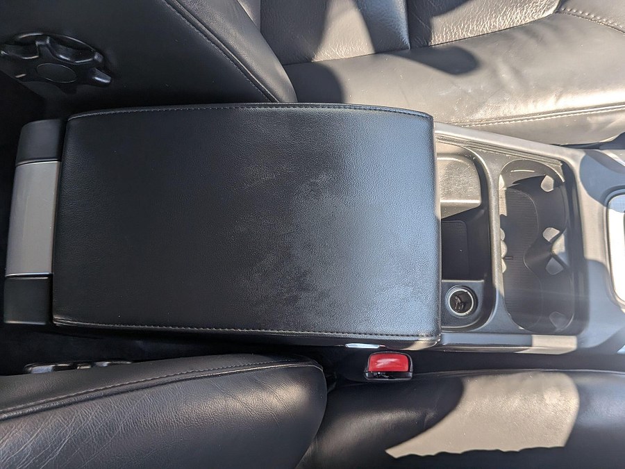 2010 Volvo V70 photo 14