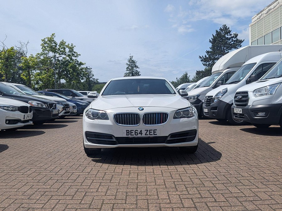BMW 5 Series photo 2