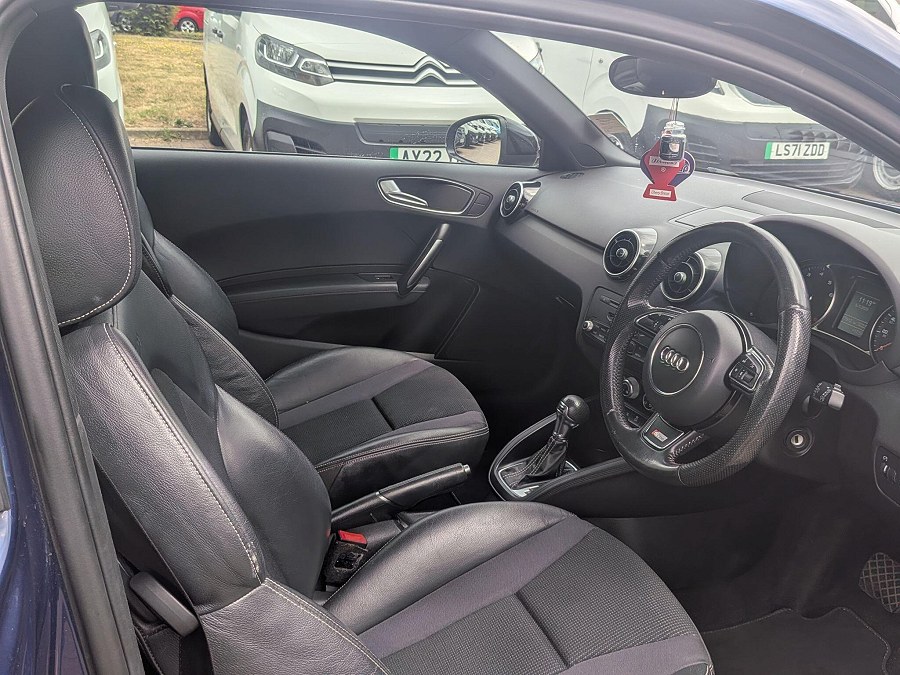 2014 Audi A1 photo 12