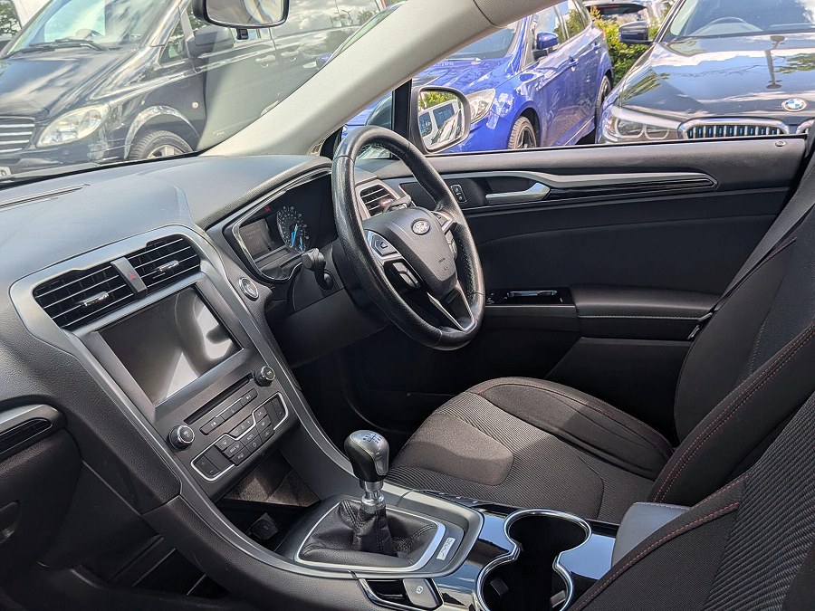 2017 Ford Mondeo photo 11