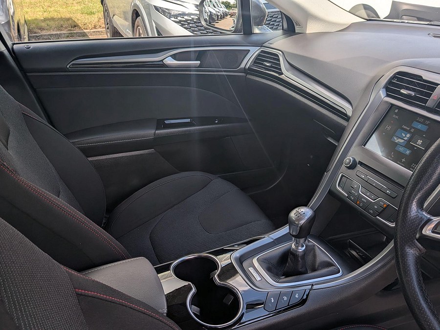 2017 Ford Mondeo photo 6