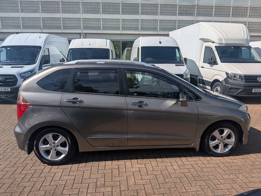 2007 Honda FR-V photo 11