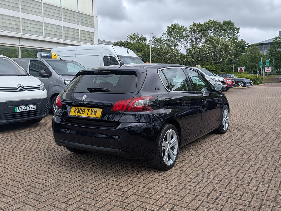 2018 Peugeot 308 photo 10