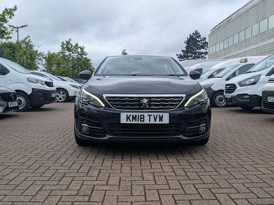 Peugeot 308 photo 2