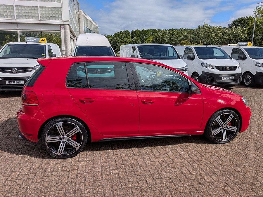 2012 Volkswagen Golf photo 9