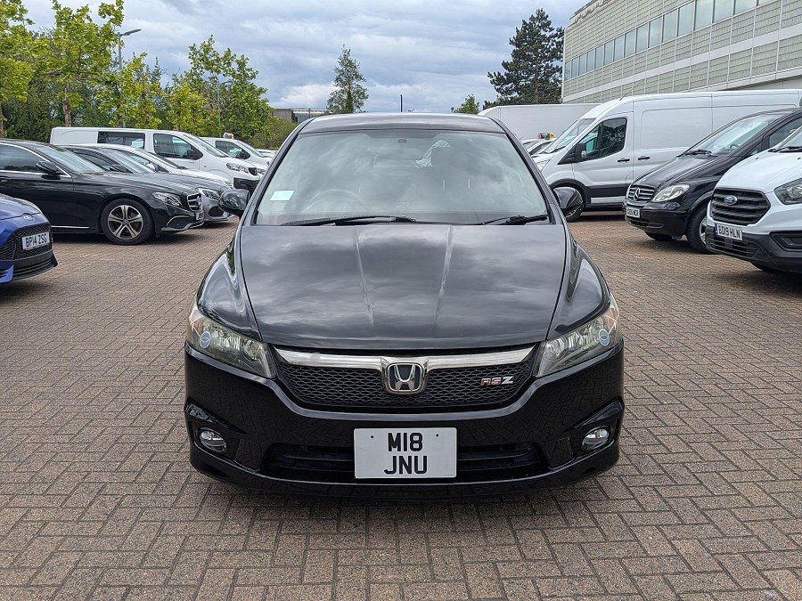Honda Stream photo 2