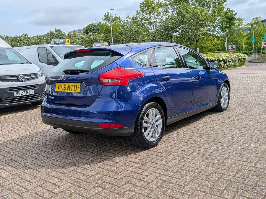 2016 Ford Focus photo 8
