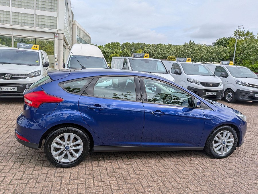 2016 Ford Focus photo 9