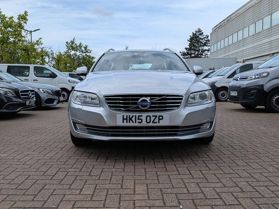 Volvo V70 photo 2