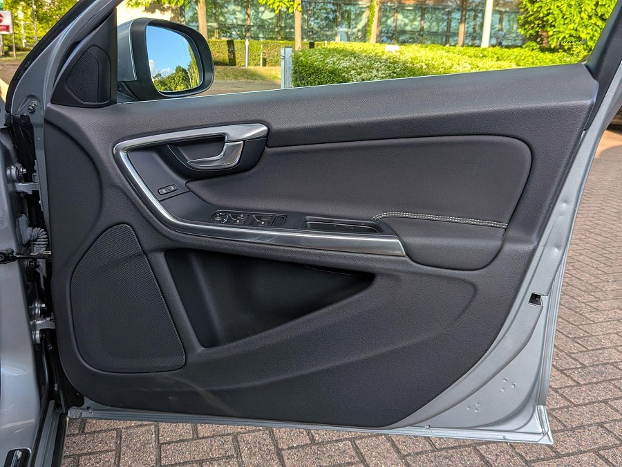 2011 Volvo S60 photo 11