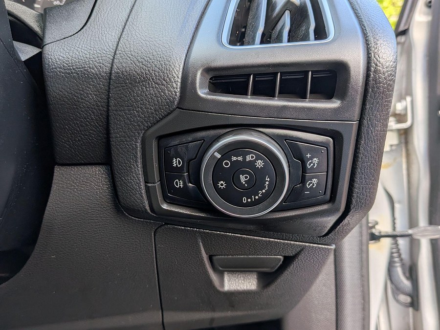 2015 Ford Focus photo 14