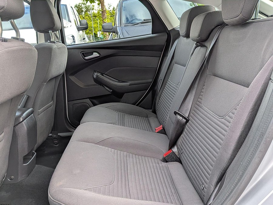 2015 Ford Focus photo 12