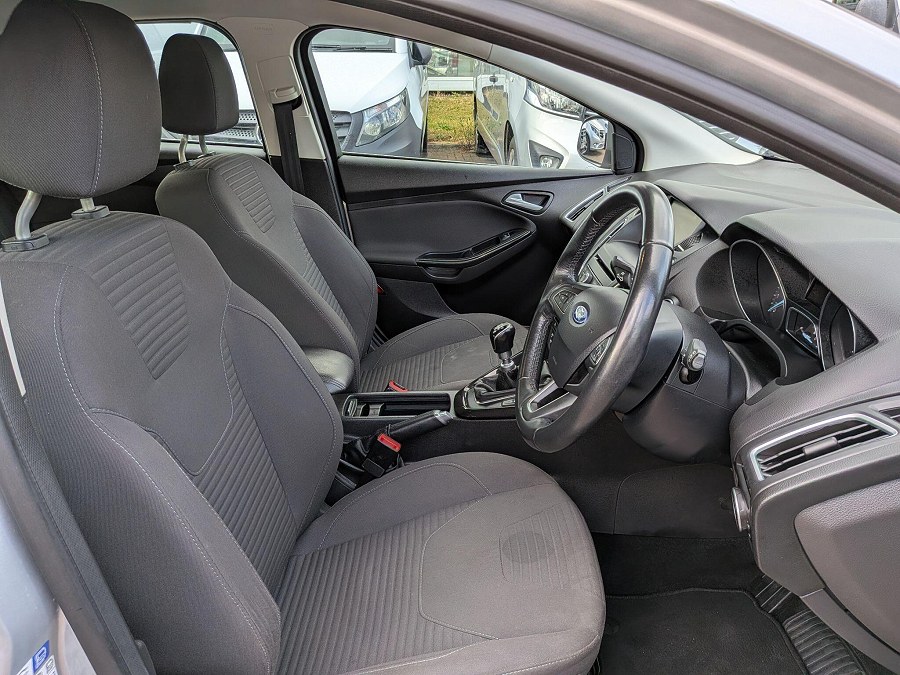 2015 Ford Focus photo 10