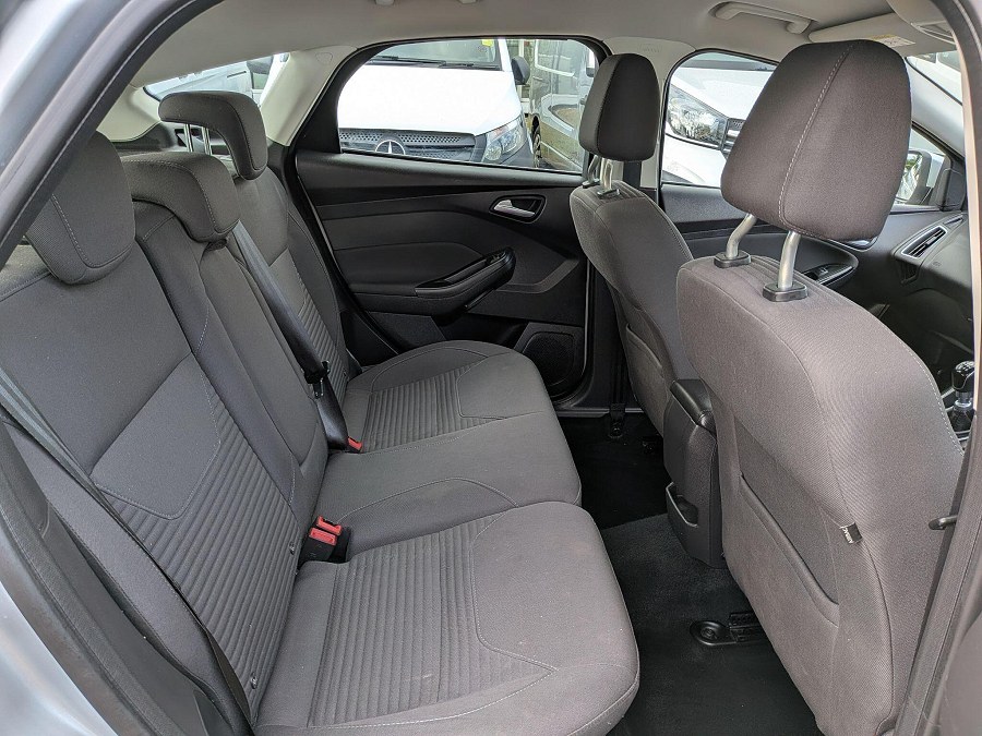 2015 Ford Focus photo 11