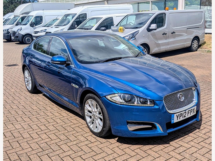 2012 Jaguar XF photo 5