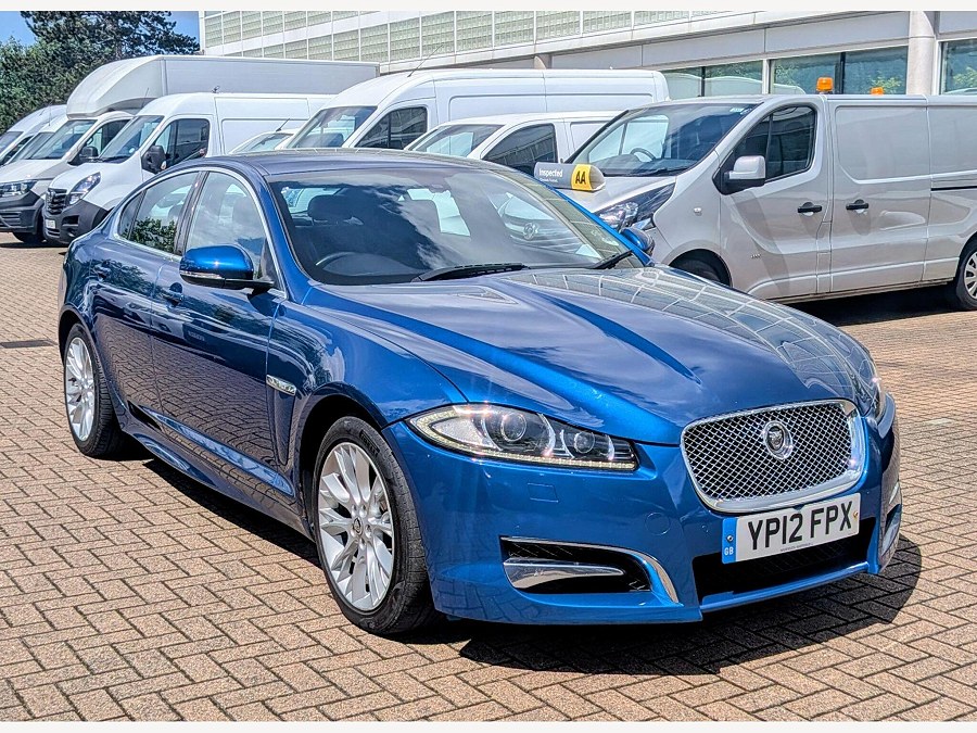 Jaguar XF photo 2